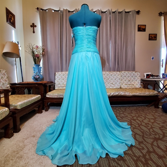 NWT Fabuluxe Couture Blue Evening Gown - Picture 7 of 11